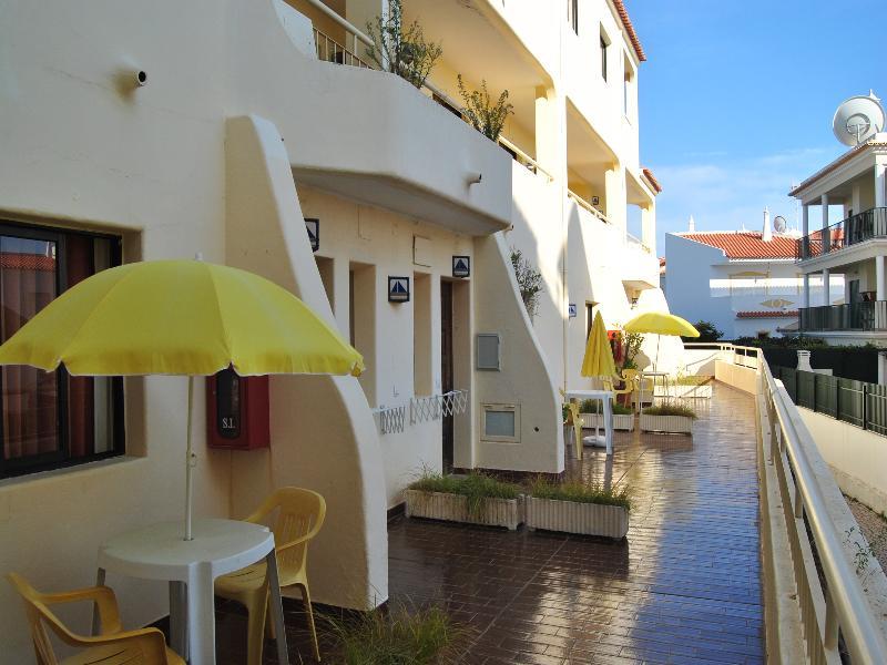 Apartamentos Olhos Do Mar อัลบูเฟรา ภายนอก รูปภาพ